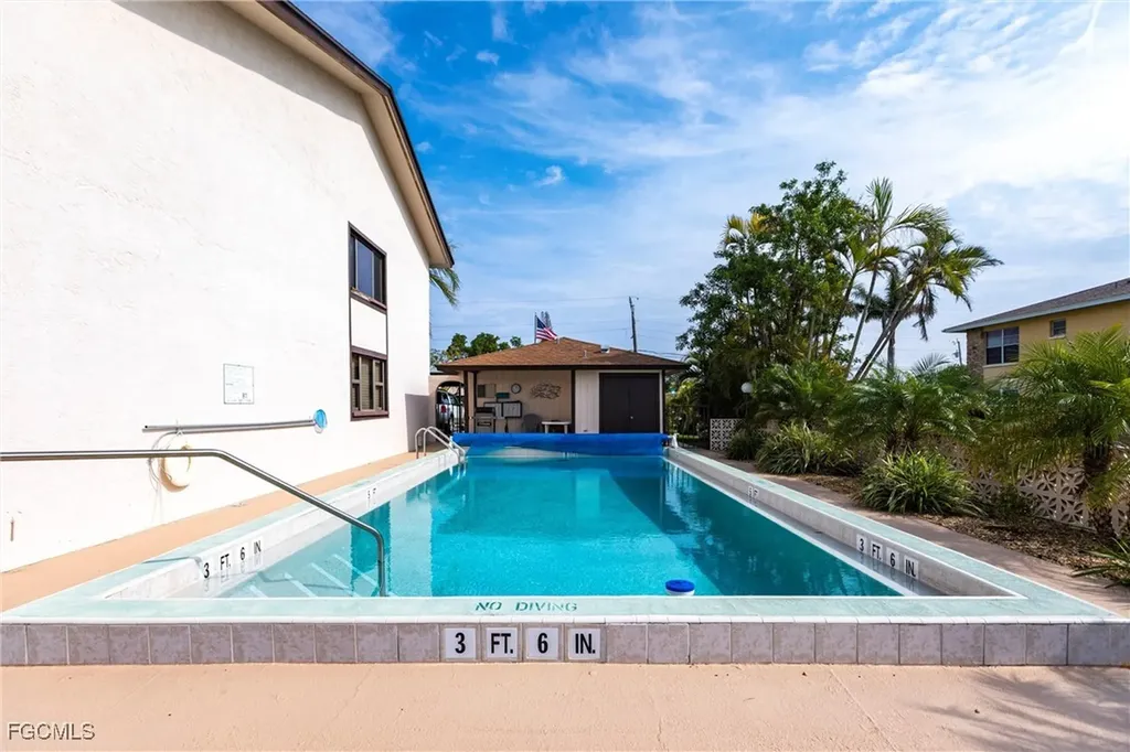 4914 Tudor Drive Cape Coral FL 33904