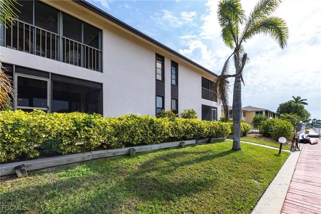 4914 Tudor Drive Cape Coral FL 33904