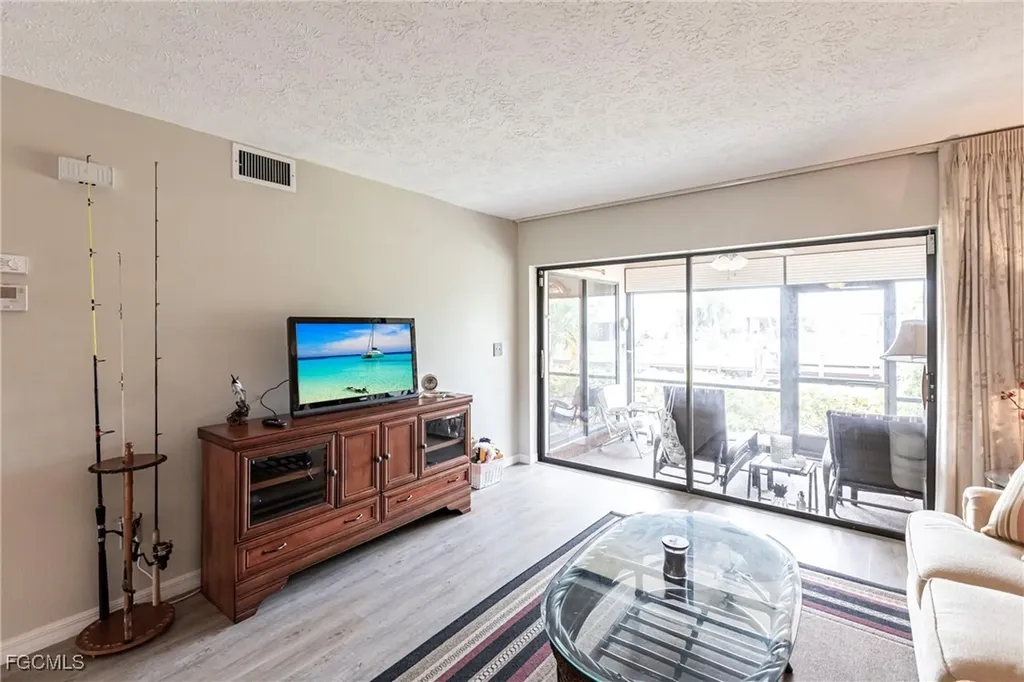 4914 Tudor Drive Cape Coral FL 33904
