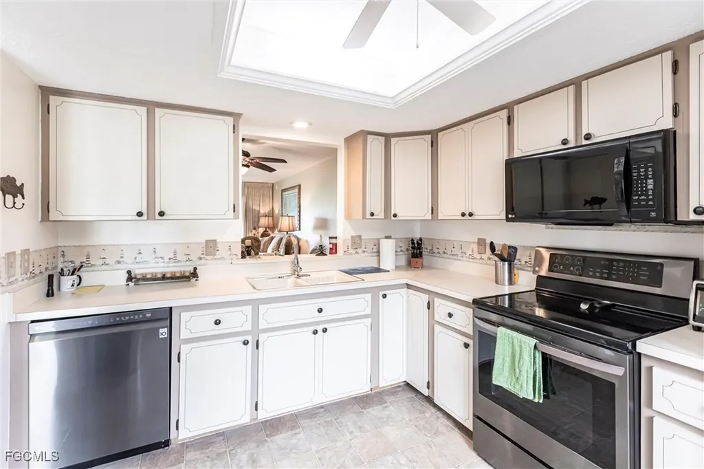 4914 Tudor Drive Cape Coral FL 33904
