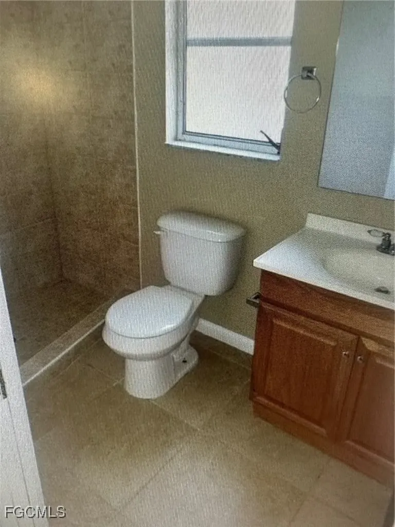 1718 SE 15th Terrace Cape Coral FL 33990