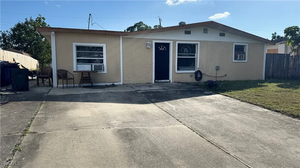 2184 Coronet Street Fort Myers FL 33907