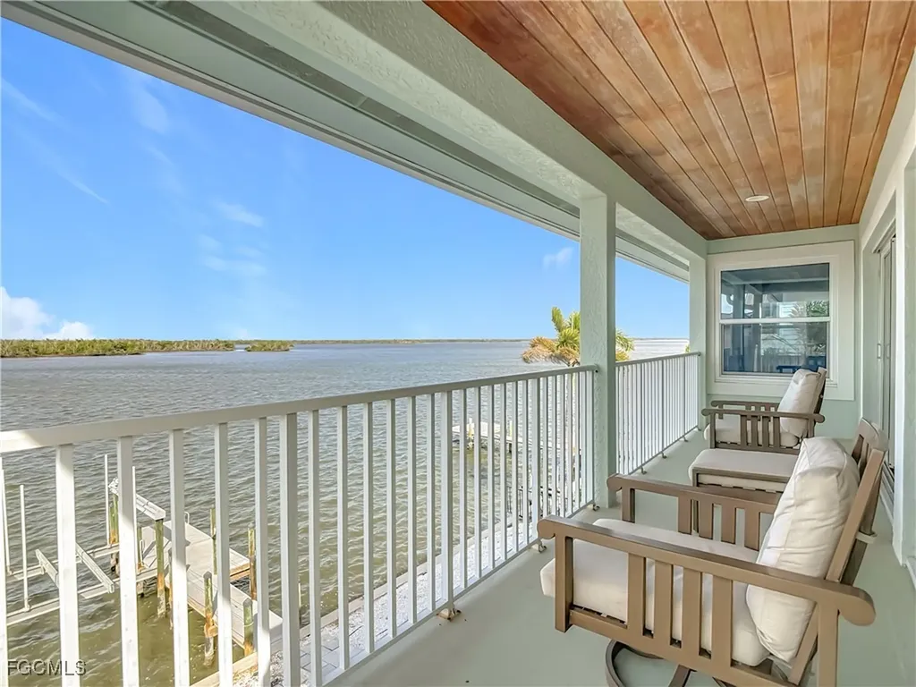 383 Seminole Way Fort Myers Beach FL 33931
