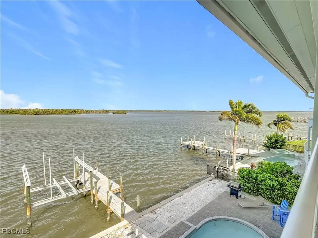 383 Seminole Way Fort Myers Beach FL 33931