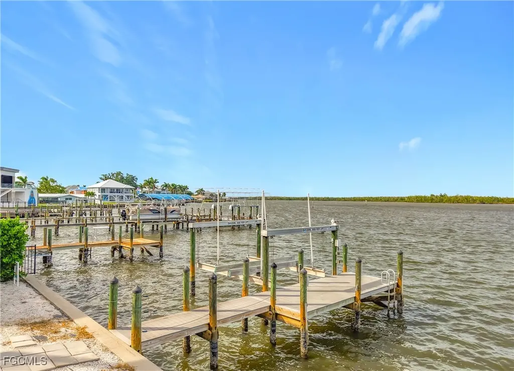 383 Seminole Way Fort Myers Beach FL 33931
