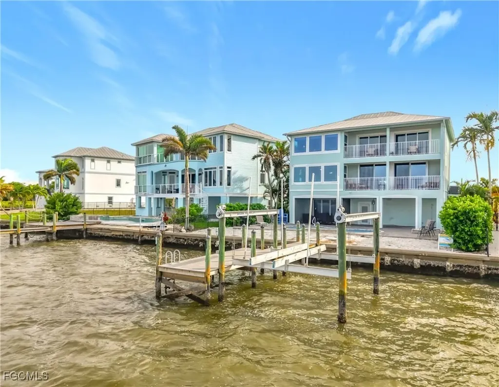 383 Seminole Way Fort Myers Beach FL 33931