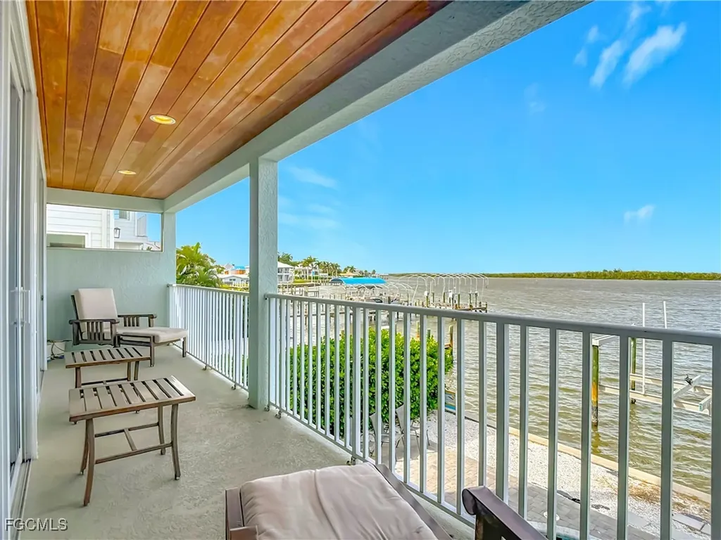 383 Seminole Way Fort Myers Beach FL 33931