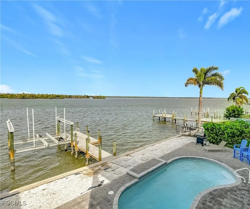383 Seminole Way Fort Myers Beach FL 33931