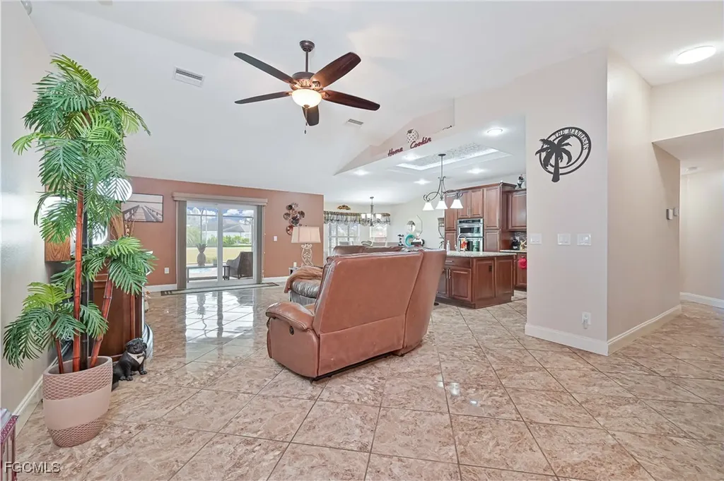1605 NW 43rd Avenue Cape Coral FL 33993