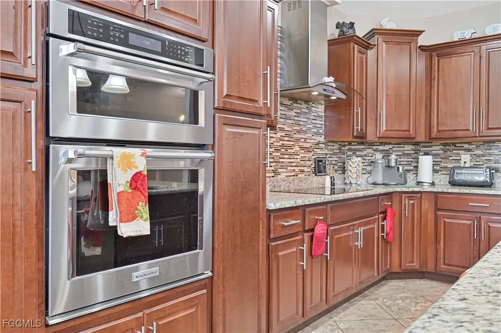 1605 NW 43rd Avenue Cape Coral FL 33993