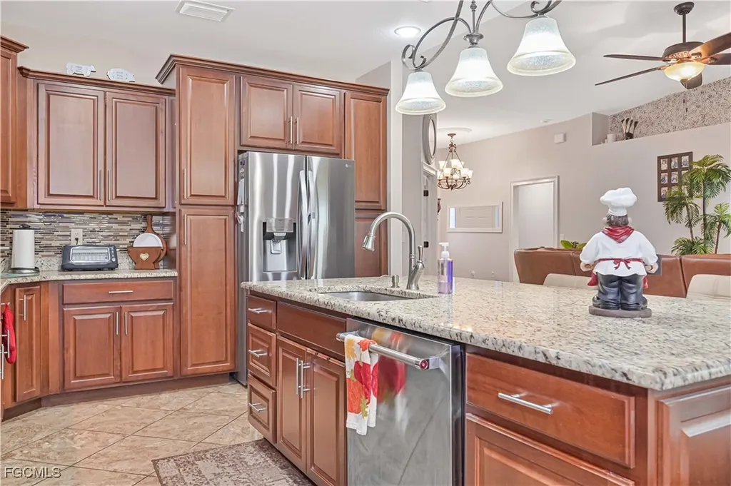 1605 NW 43rd Avenue Cape Coral FL 33993