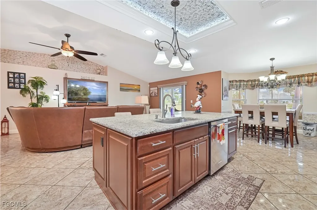 1605 NW 43rd Avenue Cape Coral FL 33993