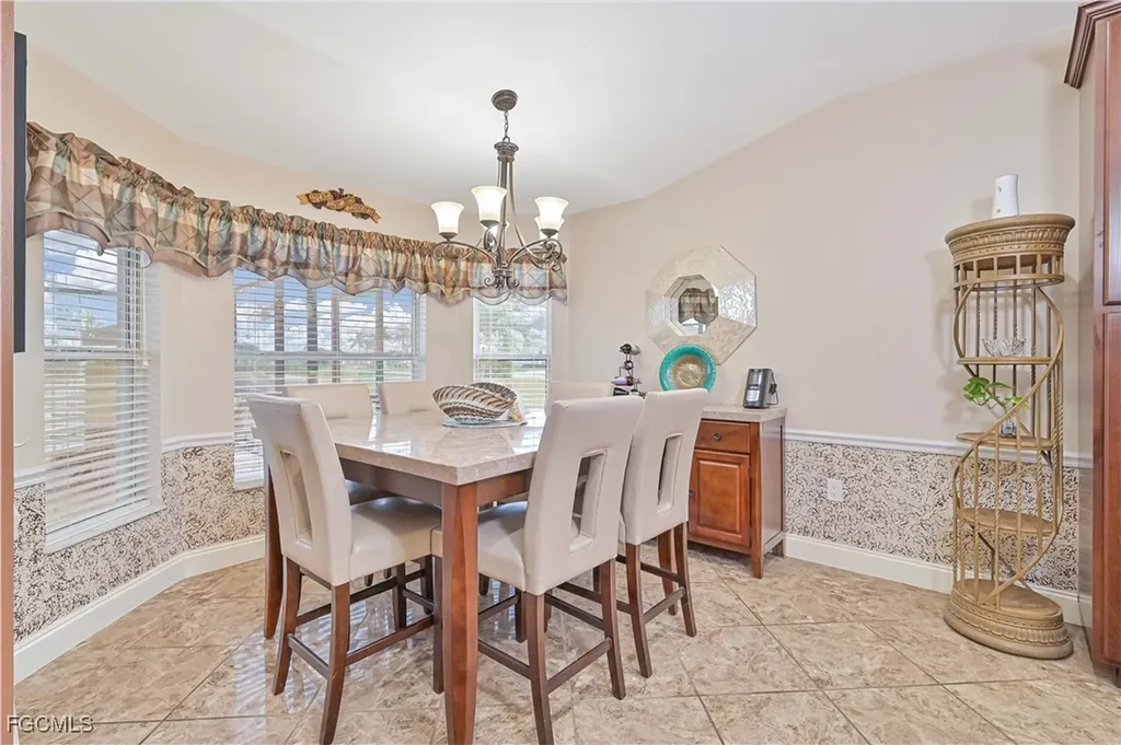 1605 NW 43rd Avenue Cape Coral FL 33993