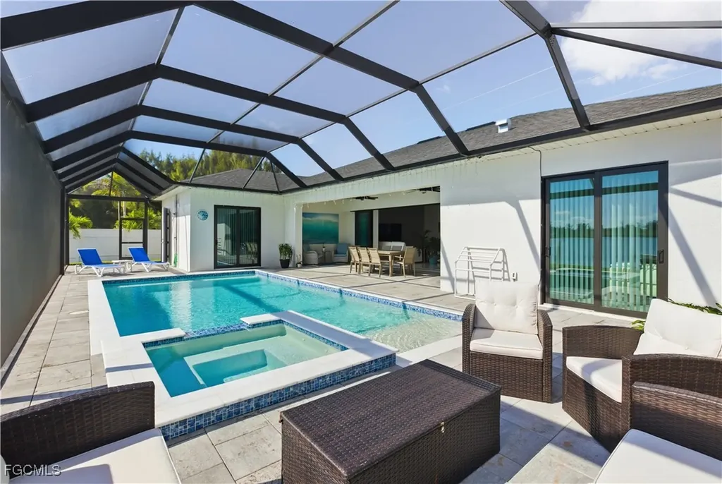 1708 SW 4th Street Cape Coral FL 33991