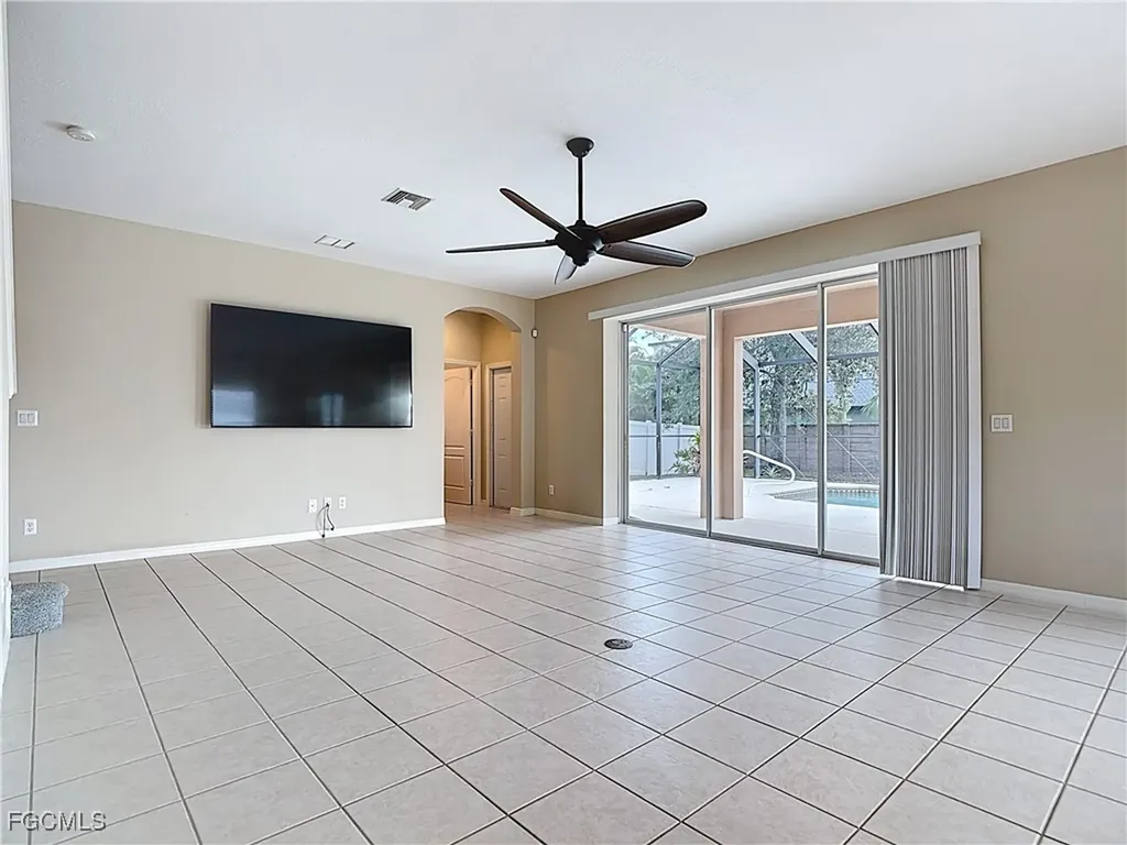 2798 Via Piazza Loop Fort Myers FL 33905