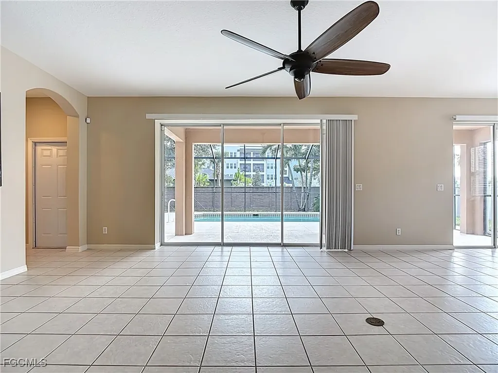 2798 Via Piazza Loop Fort Myers FL 33905