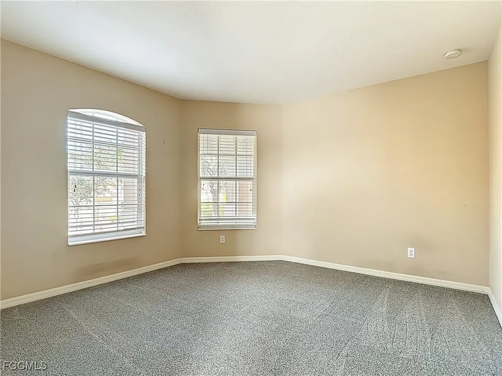 2798 Via Piazza Loop Fort Myers FL 33905