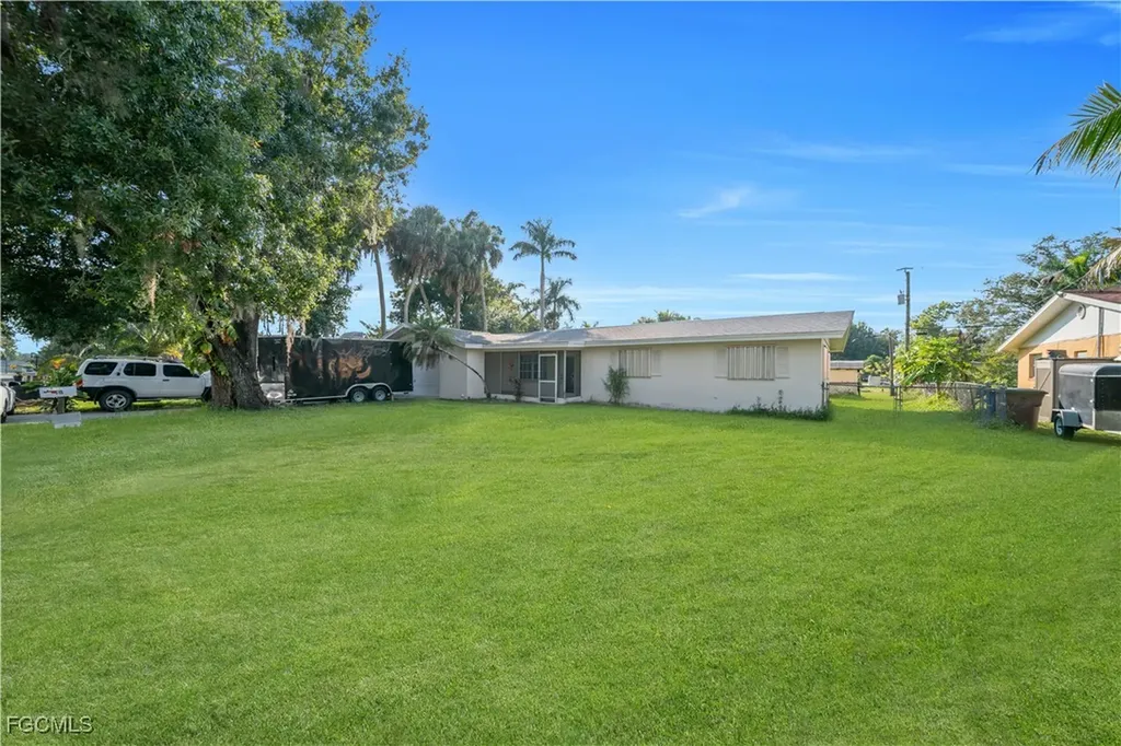 614 Carolina Avenue Fort Myers FL 33905