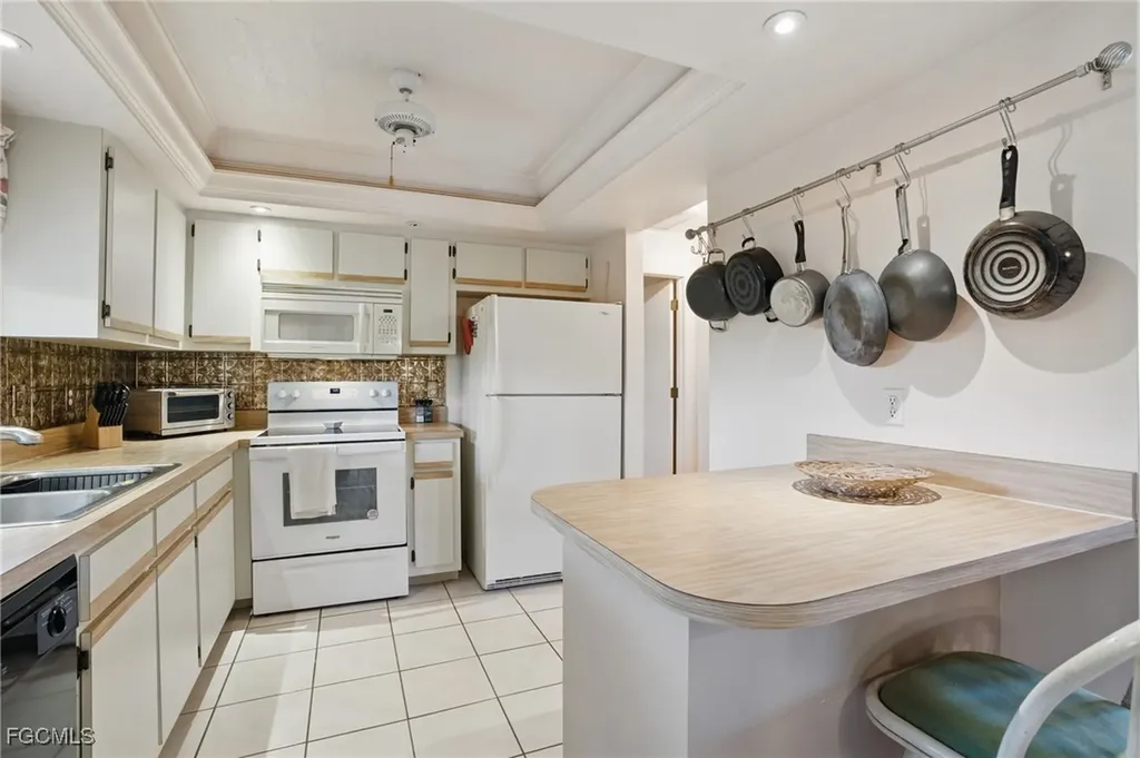1105 SE 17th Terrace Cape Coral FL 33990