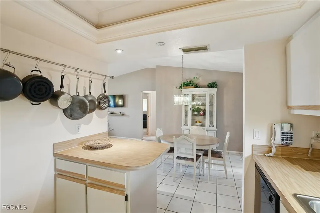 1105 SE 17th Terrace Cape Coral FL 33990
