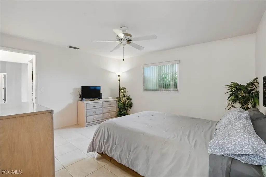 1105 SE 17th Terrace Cape Coral FL 33990