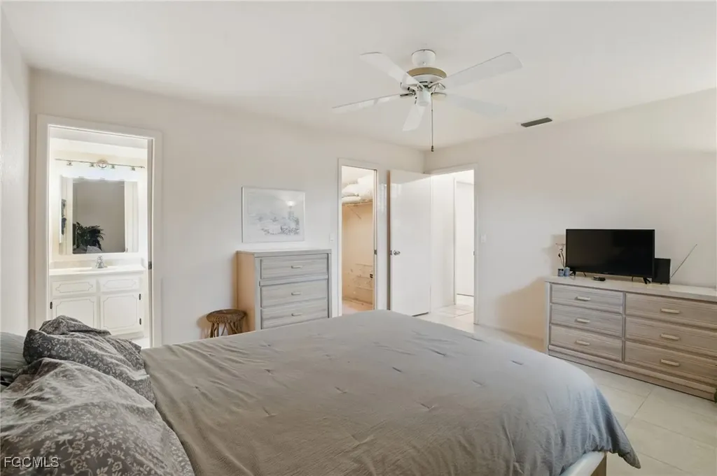 1105 SE 17th Terrace Cape Coral FL 33990