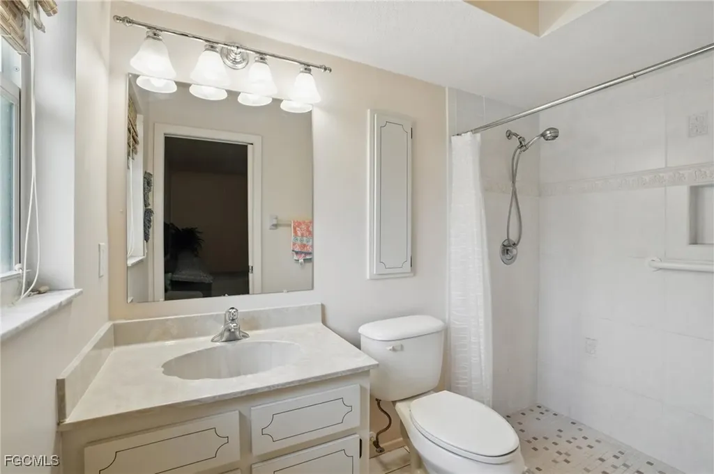 1105 SE 17th Terrace Cape Coral FL 33990