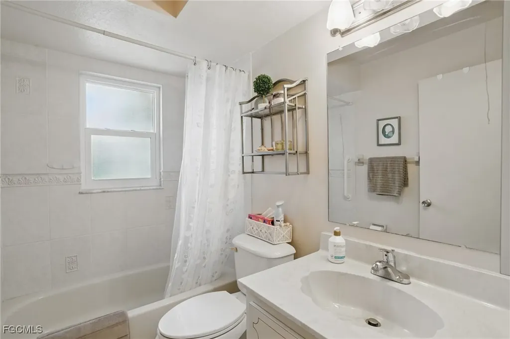1105 SE 17th Terrace Cape Coral FL 33990