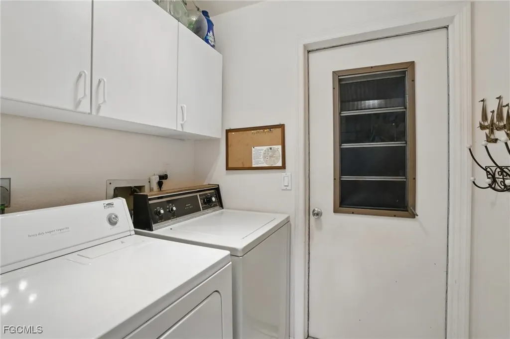 1105 SE 17th Terrace Cape Coral FL 33990
