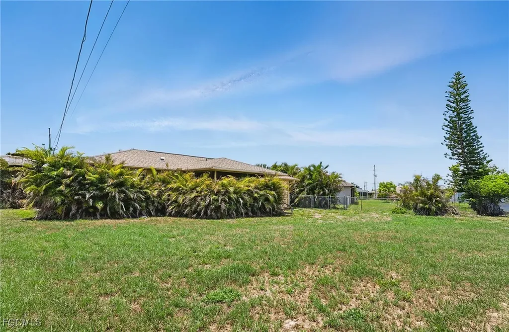 1105 SE 17th Terrace Cape Coral FL 33990