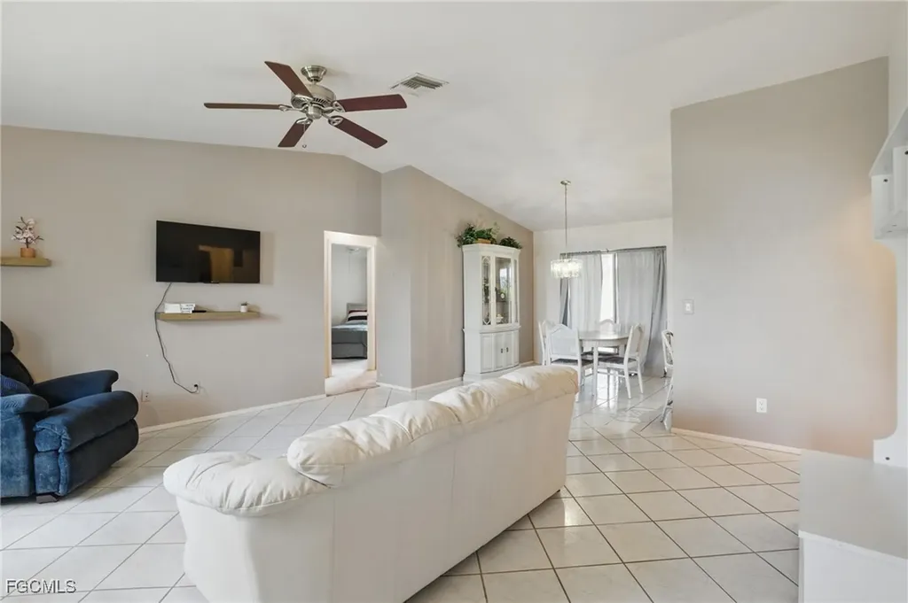 1105 SE 17th Terrace Cape Coral FL 33990