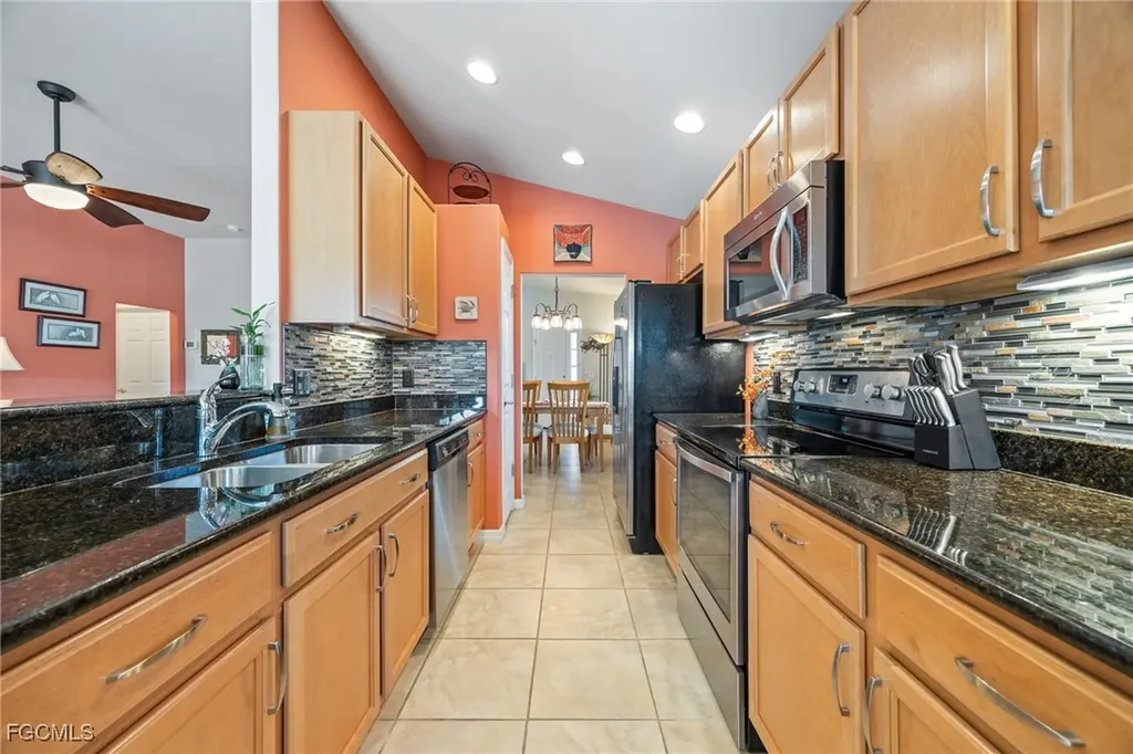 2542 Greendale Place Cape Coral FL 33991