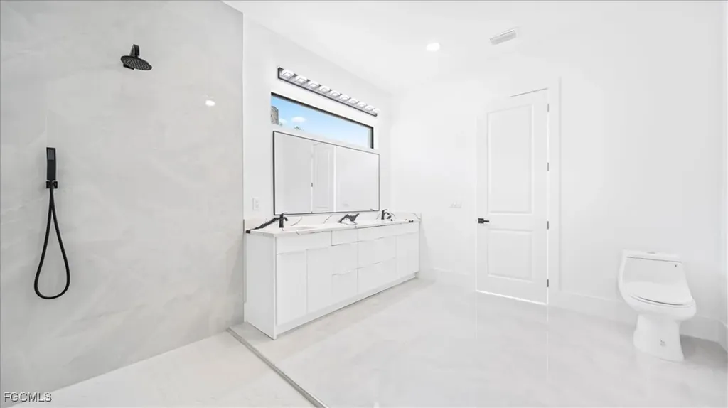 526 SE 4th Street Cape Coral FL 33990