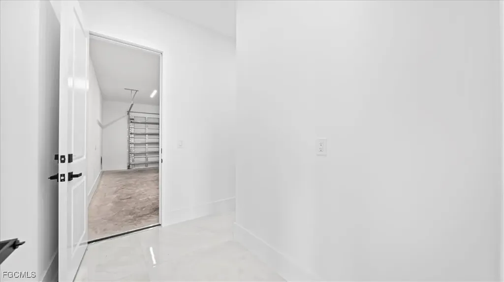 526 SE 4th Street Cape Coral FL 33990