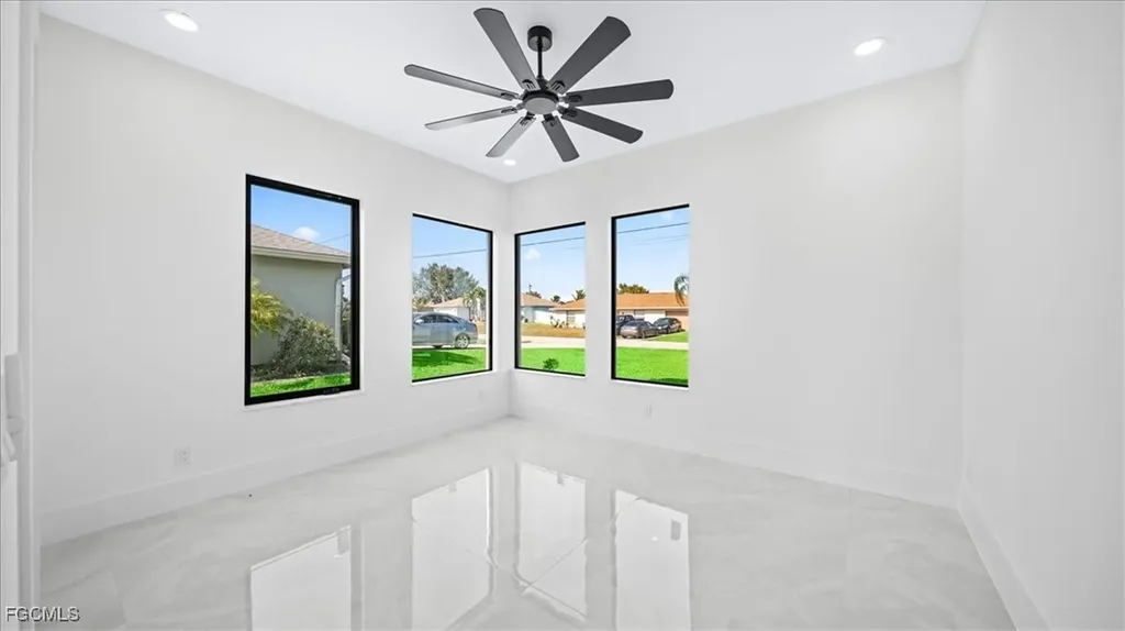 526 SE 4th Street Cape Coral FL 33990