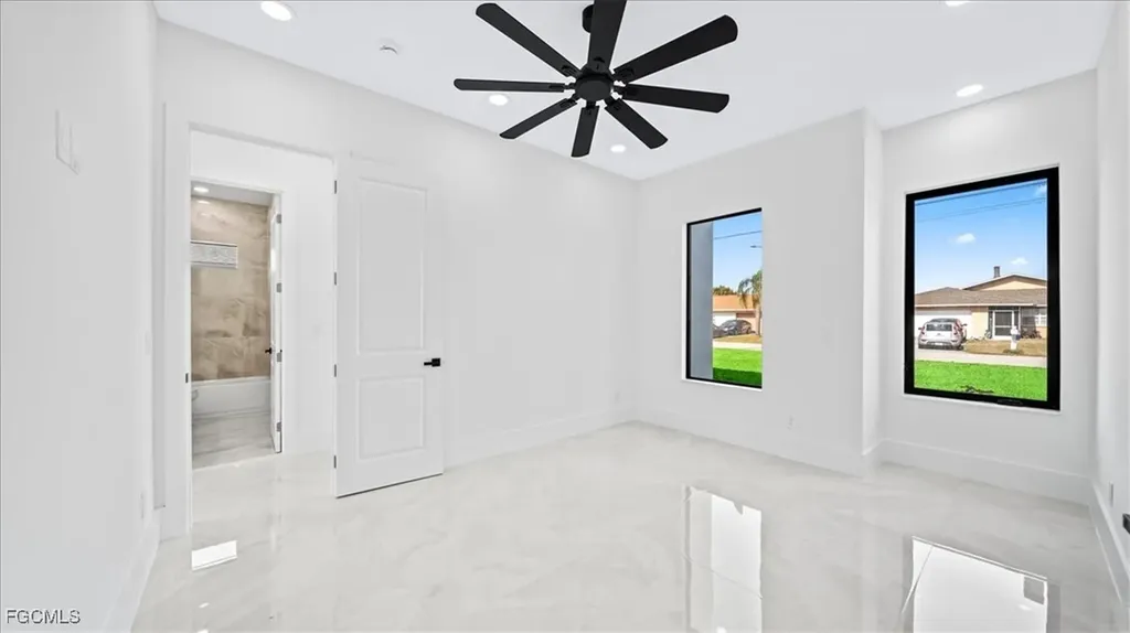 526 SE 4th Street Cape Coral FL 33990