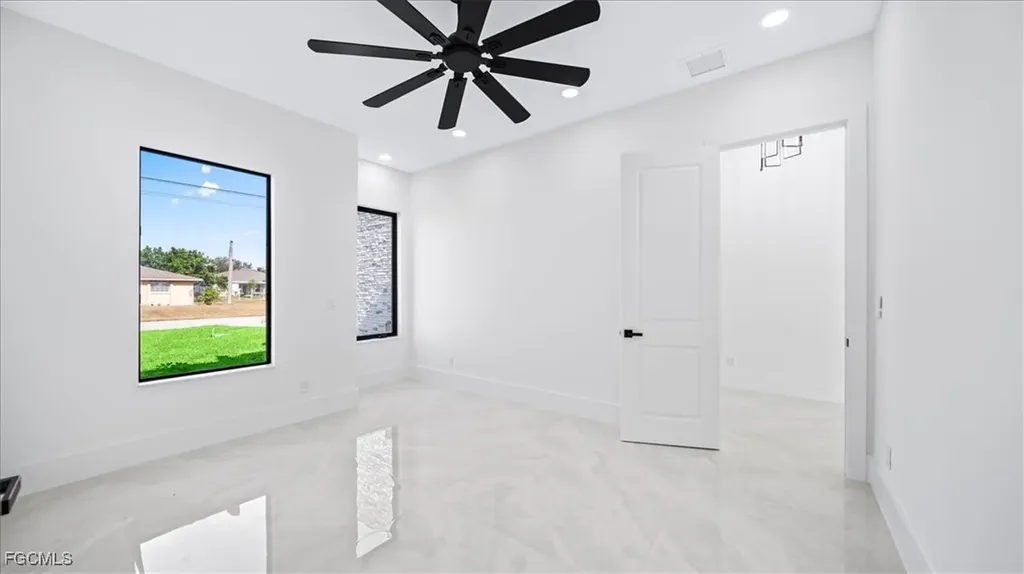 526 SE 4th Street Cape Coral FL 33990