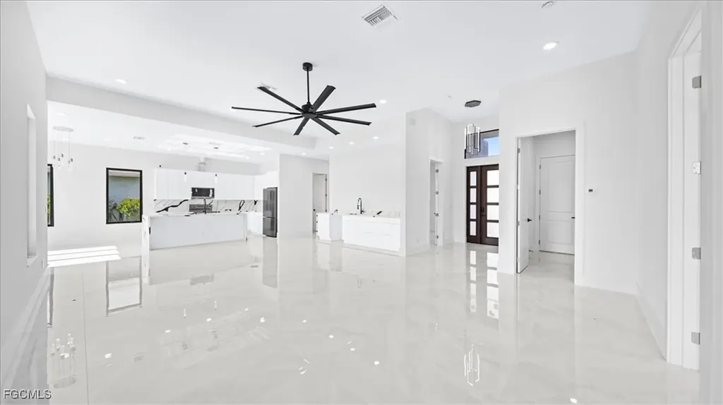 526 SE 4th Street Cape Coral FL 33990