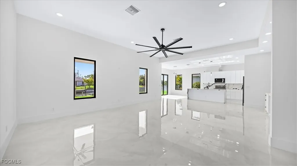 526 SE 4th Street Cape Coral FL 33990