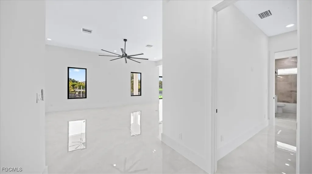 526 SE 4th Street Cape Coral FL 33990