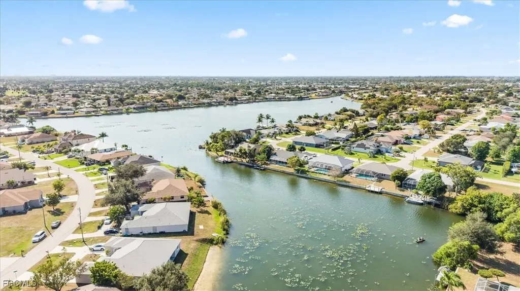 526 SE 4th Street Cape Coral FL 33990