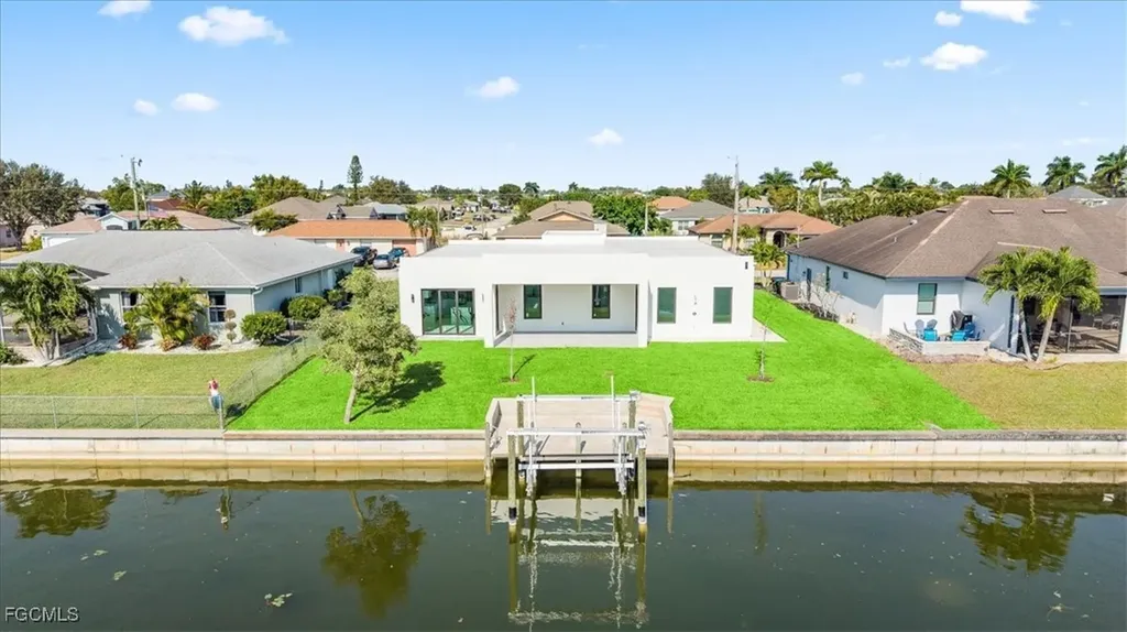 526 SE 4th Street Cape Coral FL 33990
