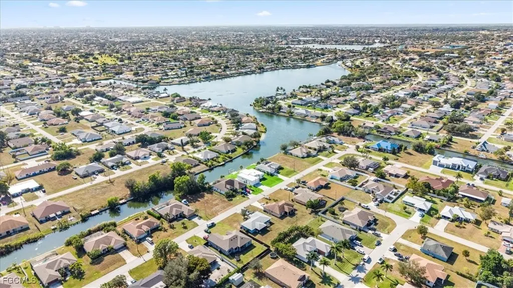 526 SE 4th Street Cape Coral FL 33990