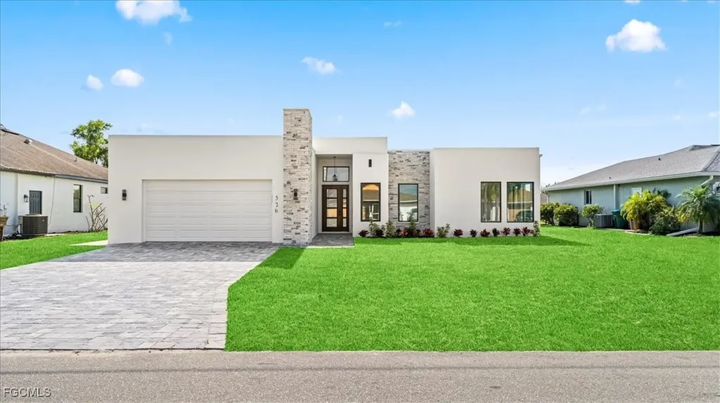 526 SE 4th Street Cape Coral FL 33990
