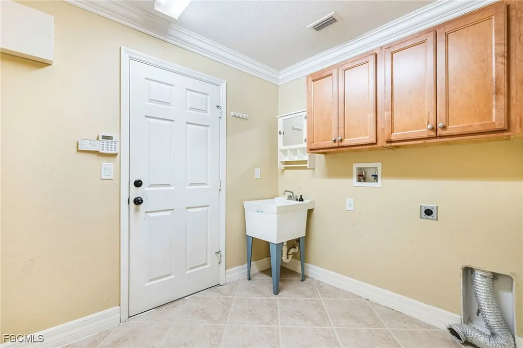 11196 Sand Pine Court Fort Myers FL 33913