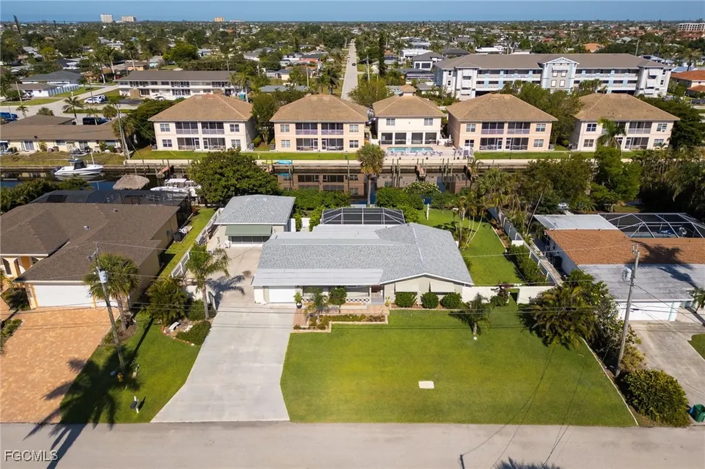 5128 York Court Cape Coral FL 33904