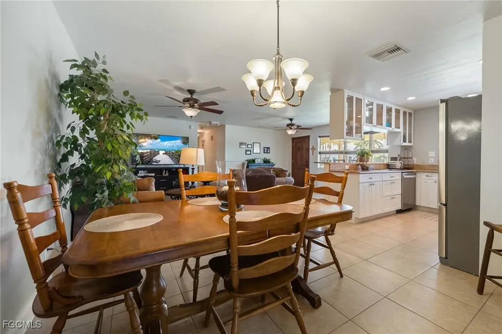 5128 York Court Cape Coral FL 33904