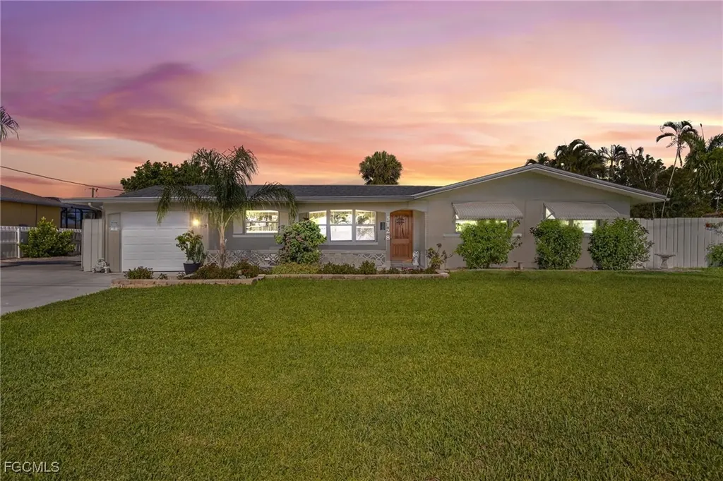 5128 York Court Cape Coral FL 33904