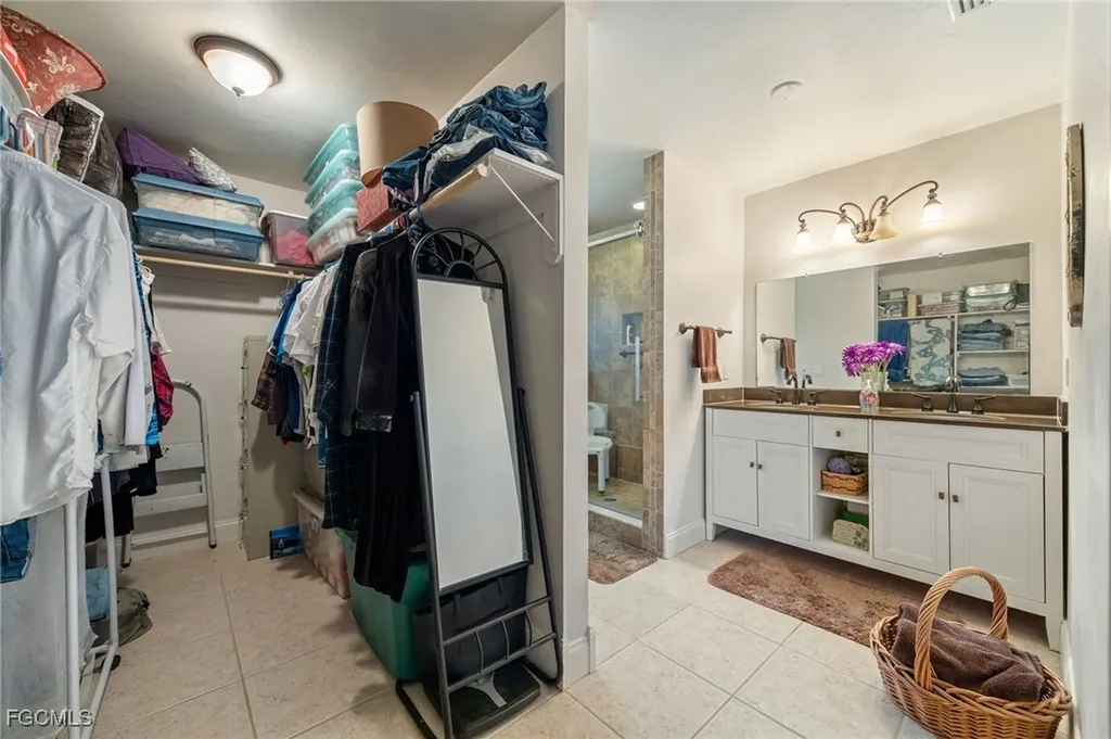 5128 York Court Cape Coral FL 33904