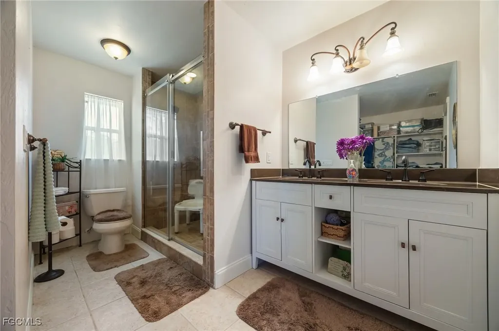 5128 York Court Cape Coral FL 33904